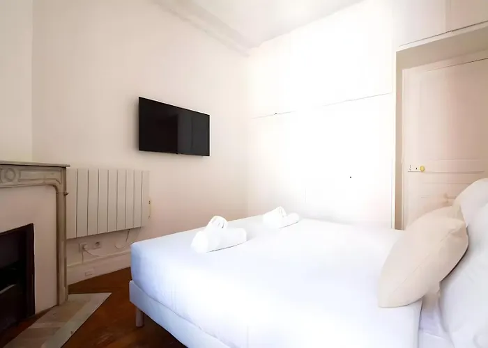 Apartman Tbs 322 - Superb With Eiffel Tower View Párizs